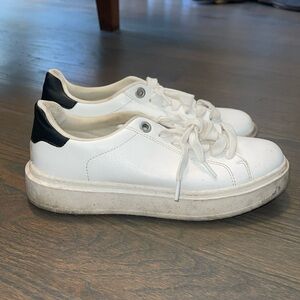 Steve Madden Catcher Sneaker
